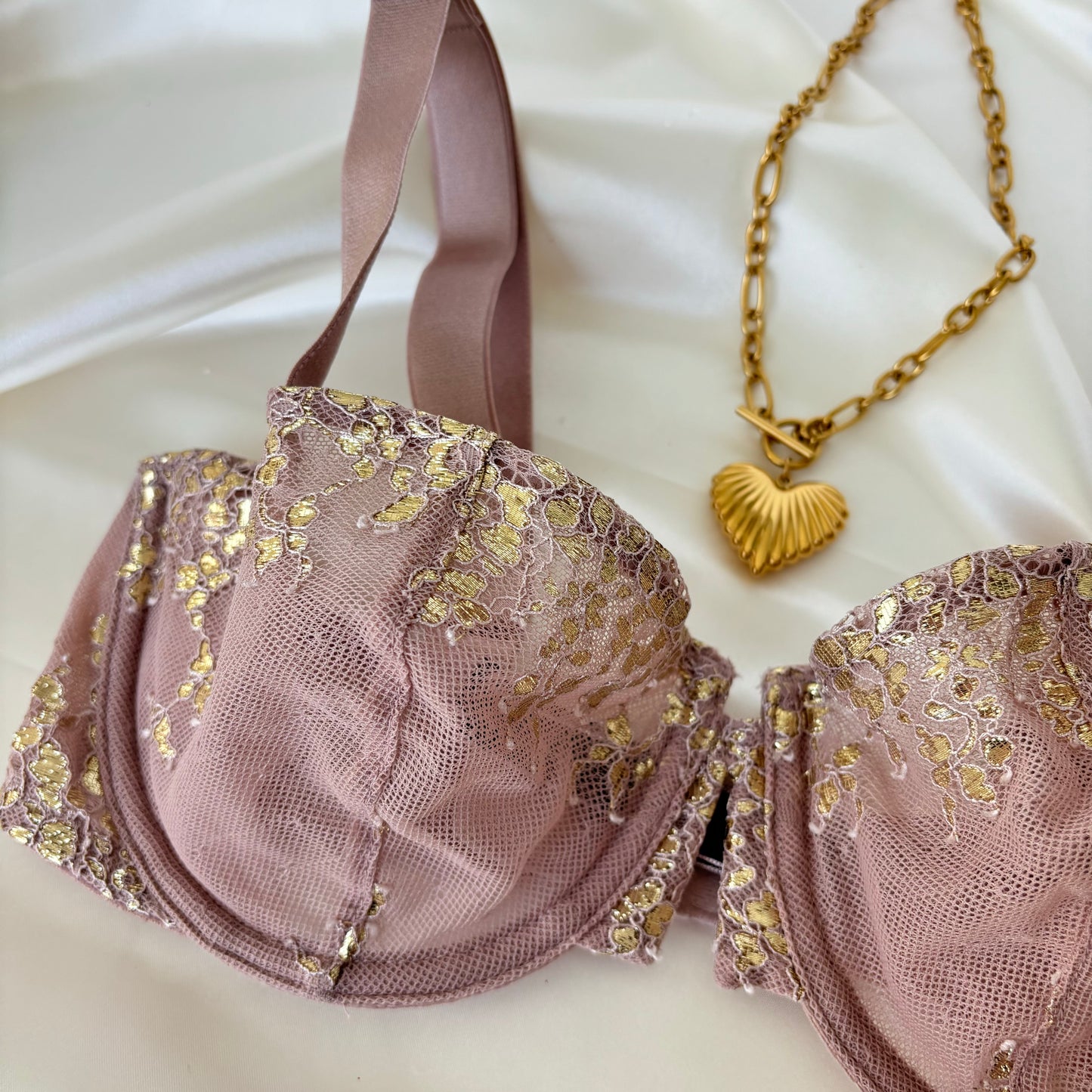 Vintage Embroidered Bra (32D)