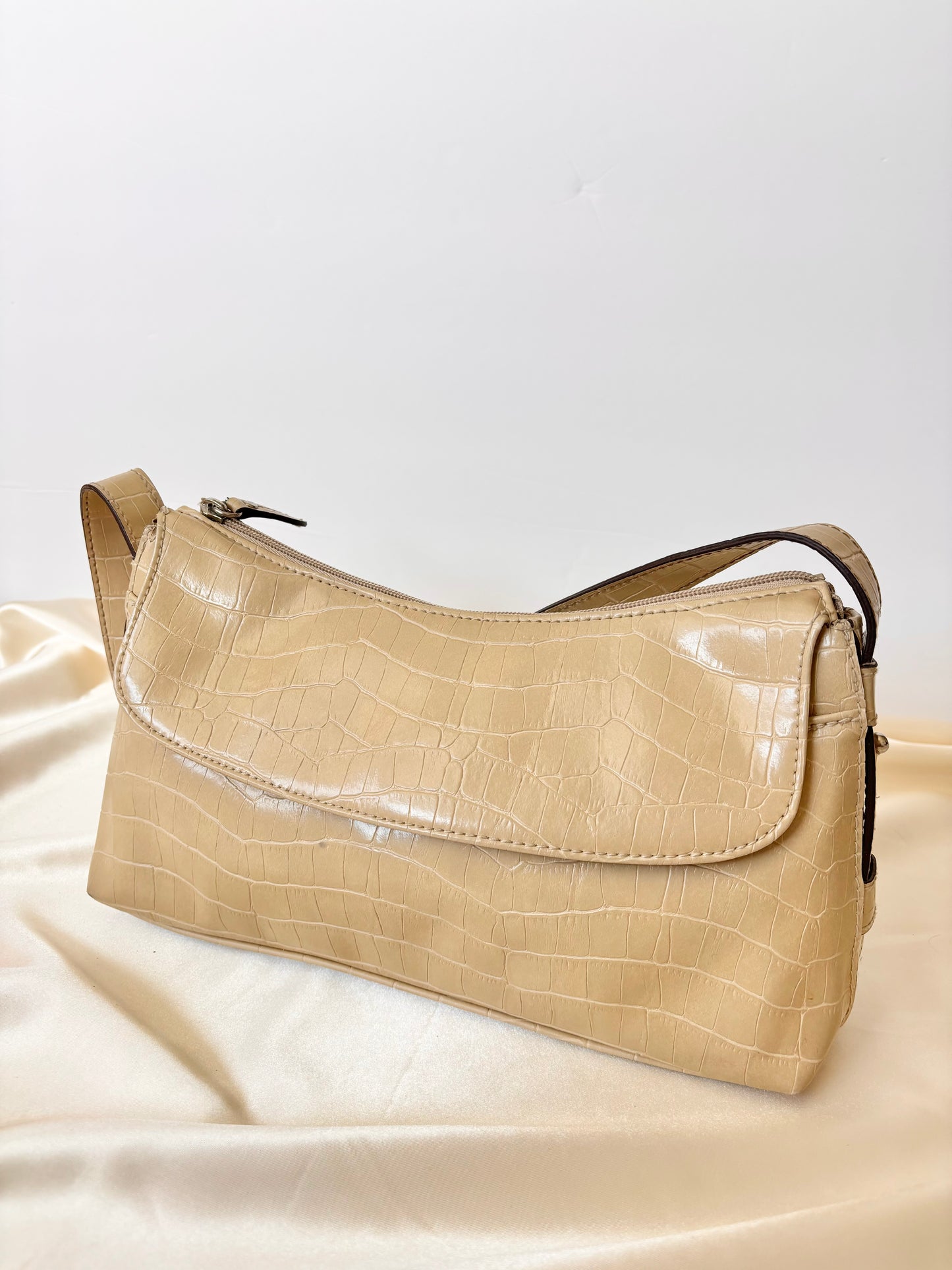 Y2K Liz Claiborne Beige Shoulder Bag