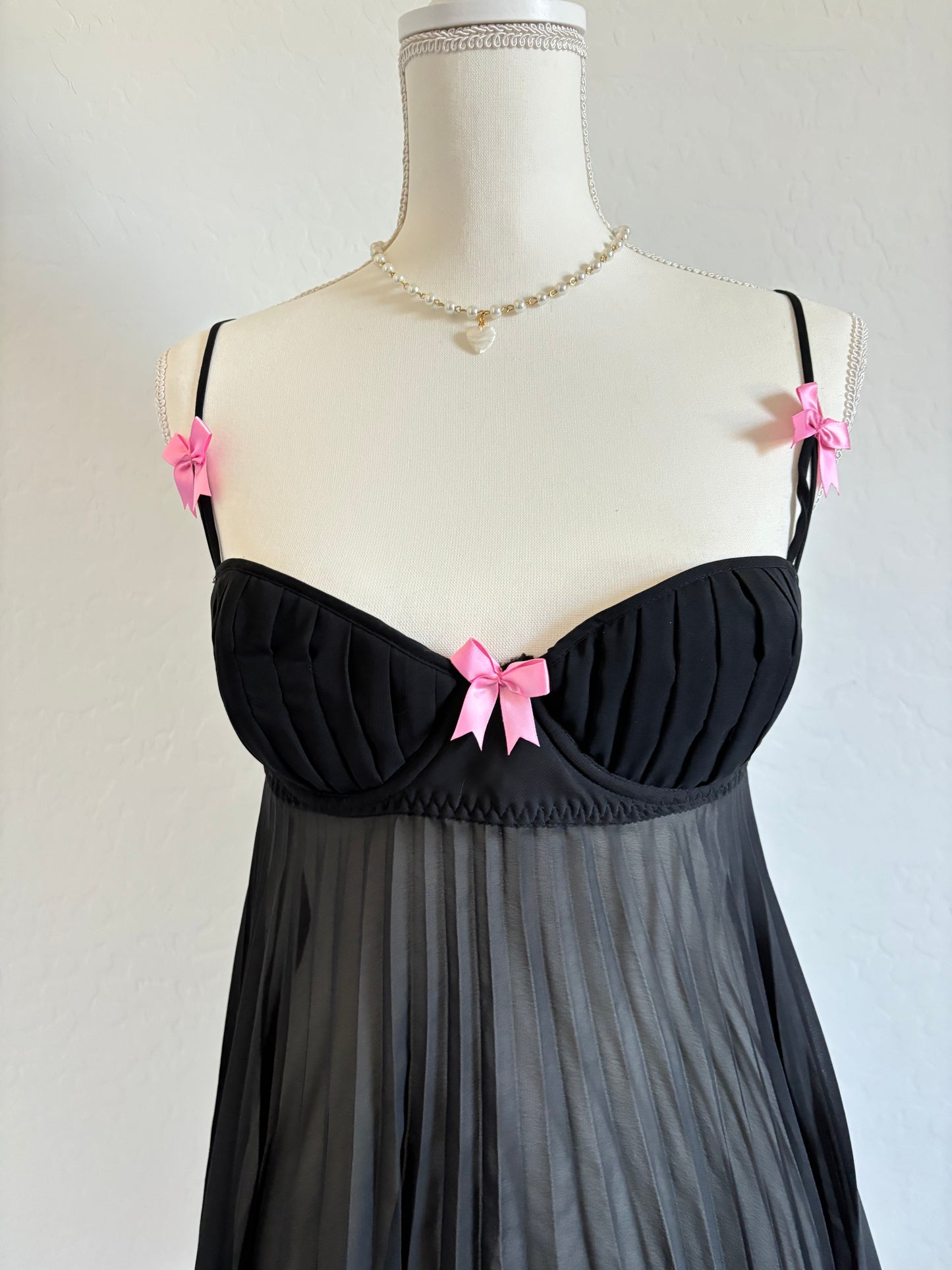 Vintage Babydoll Pleated Black Lingerie Dress (Large)