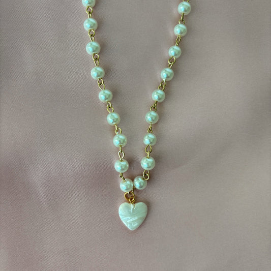 The Pearl of the Sea Pendant Necklace