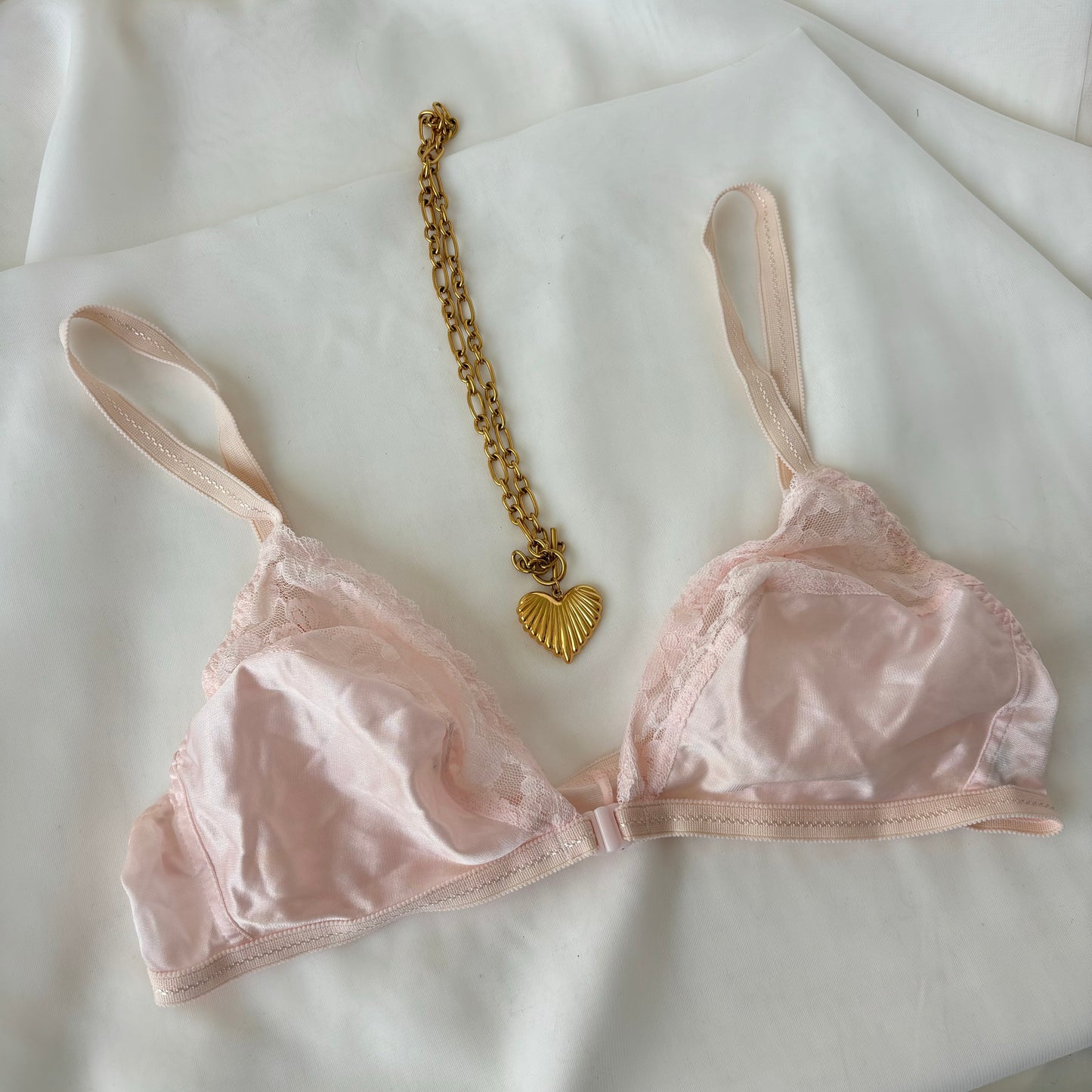 Vintage 80’s Satin Pastel Pink Bra (34C)