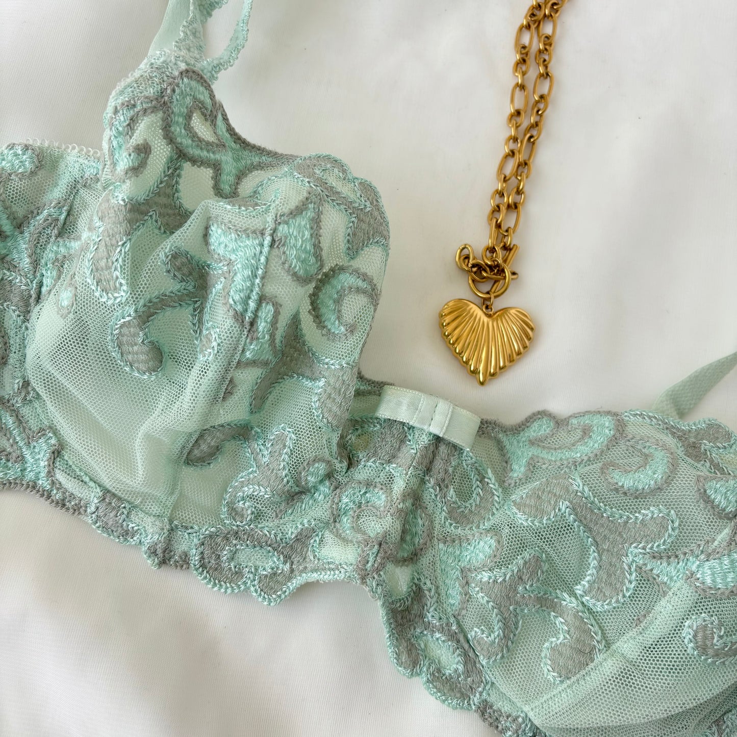 Vintage 80’s French Mint Embroidered Bra (34C)