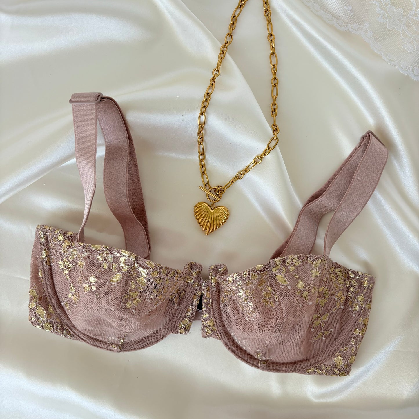 Vintage Embroidered Bra (32D)