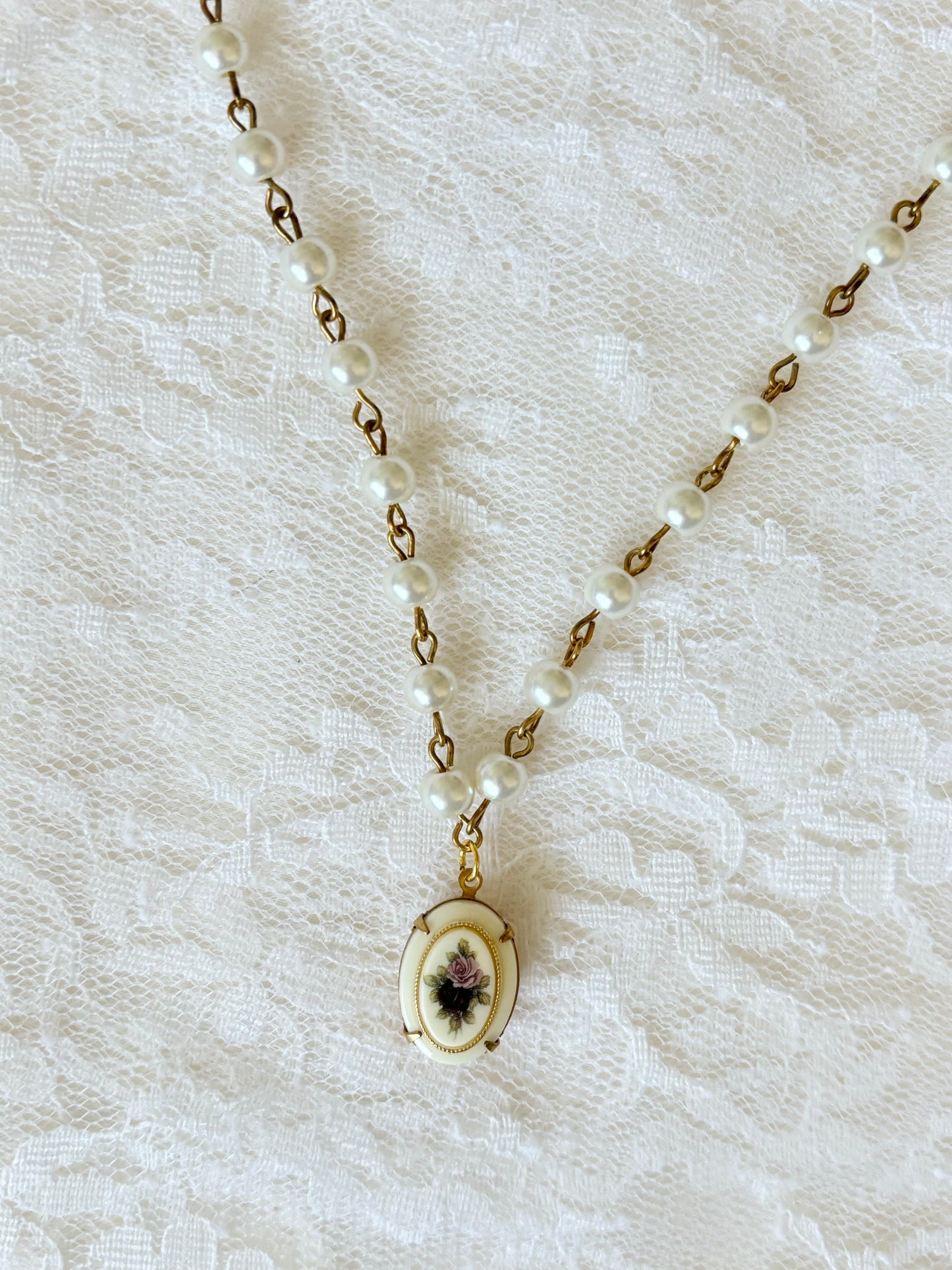 The Elsie Vintage Pearl Choker Necklace