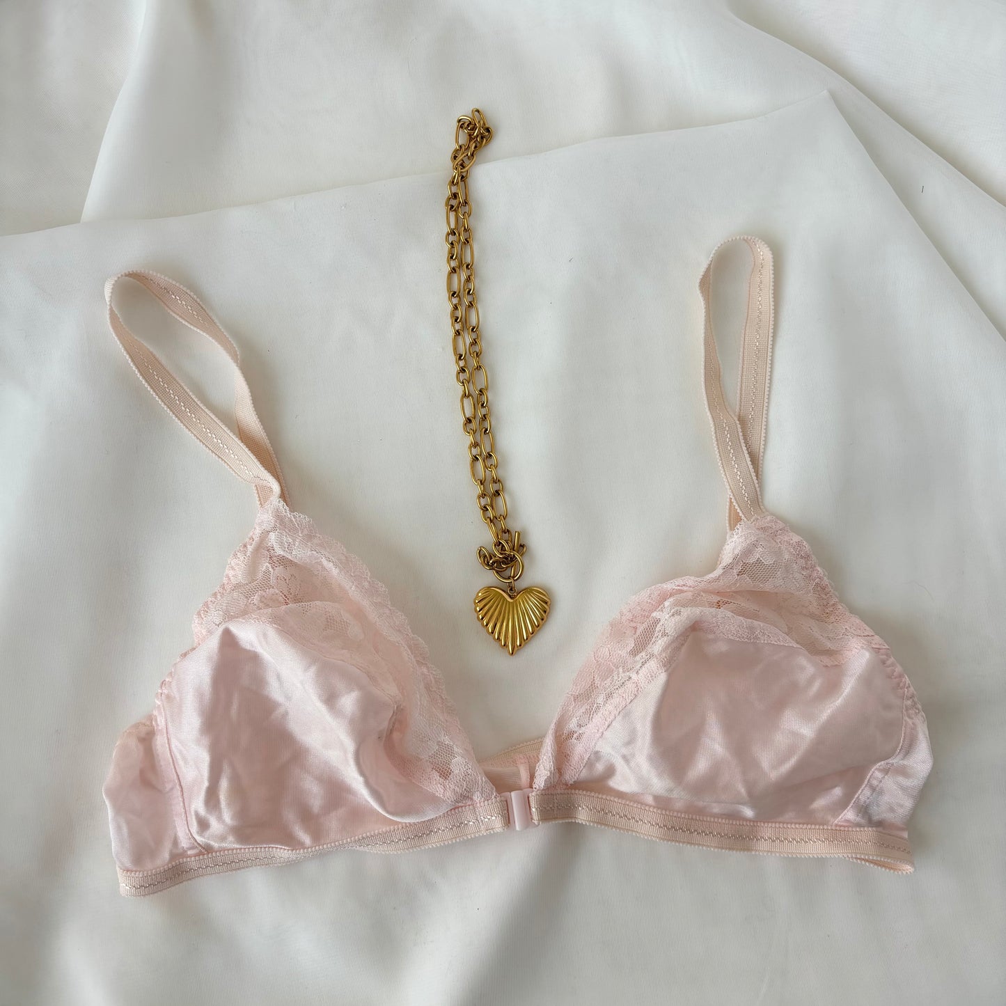 Vintage 80’s Satin Pastel Pink Bra (34C)