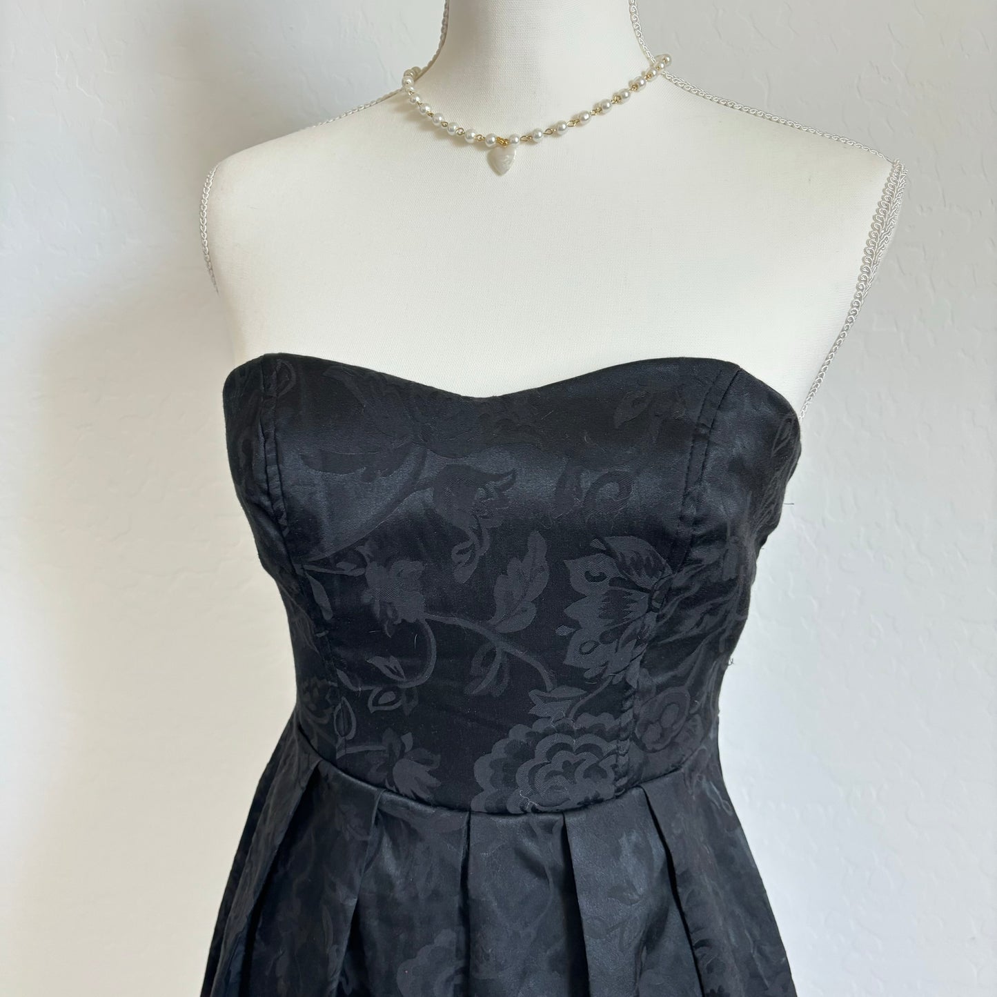 Vintage Babydoll Flare Mini Strapless Black Dress (Extra Small)