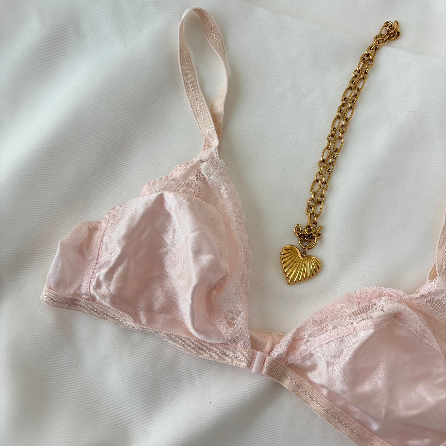 Vintage 80’s Satin Pastel Pink Bra (34C)