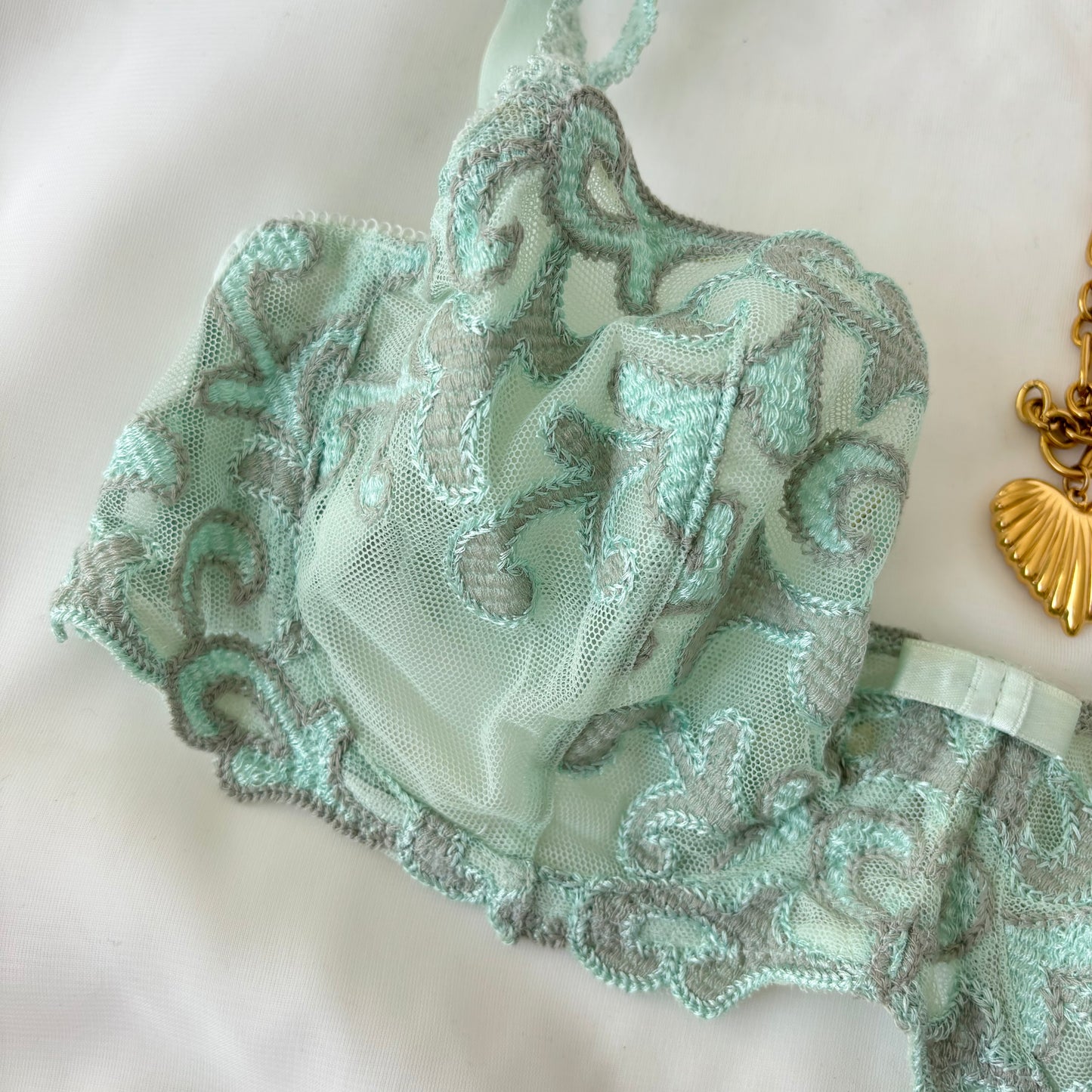 Vintage 80’s French Mint Embroidered Bra (34C)