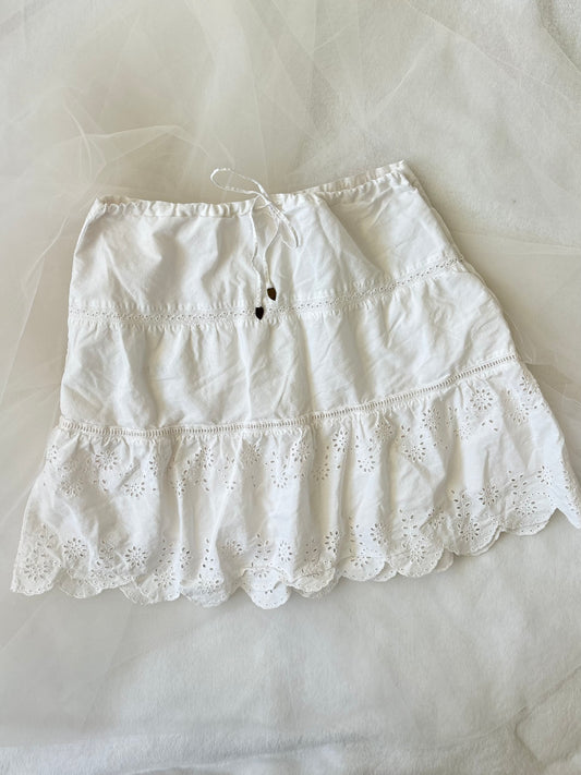 Y2K Mini White Eyelet Tiered Skirt (Medium)