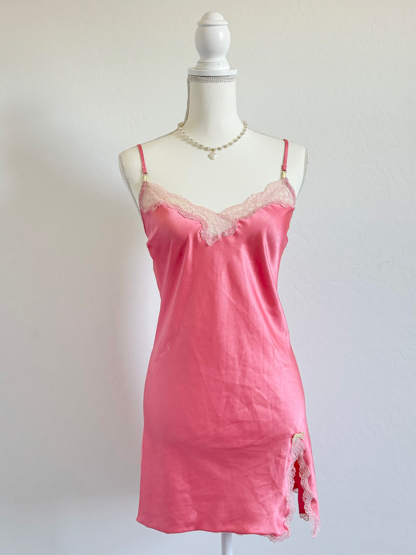 Victoria’s Secret Early 2000’s Pink Silk Mini Slip Dress (Large)