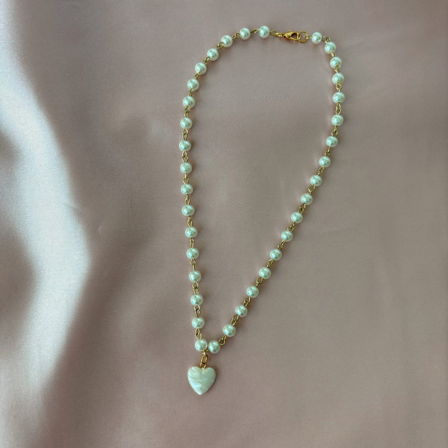 The Pearl of the Sea Pendant Necklace